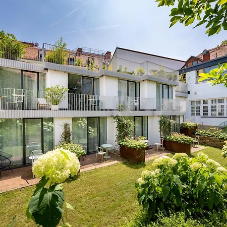 Apartmanhotel Happy 3*